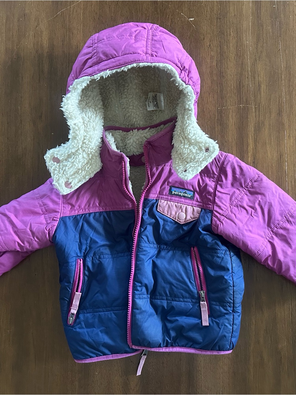 Patagonia Reversible Tribbles Hoody pink and navy 2T